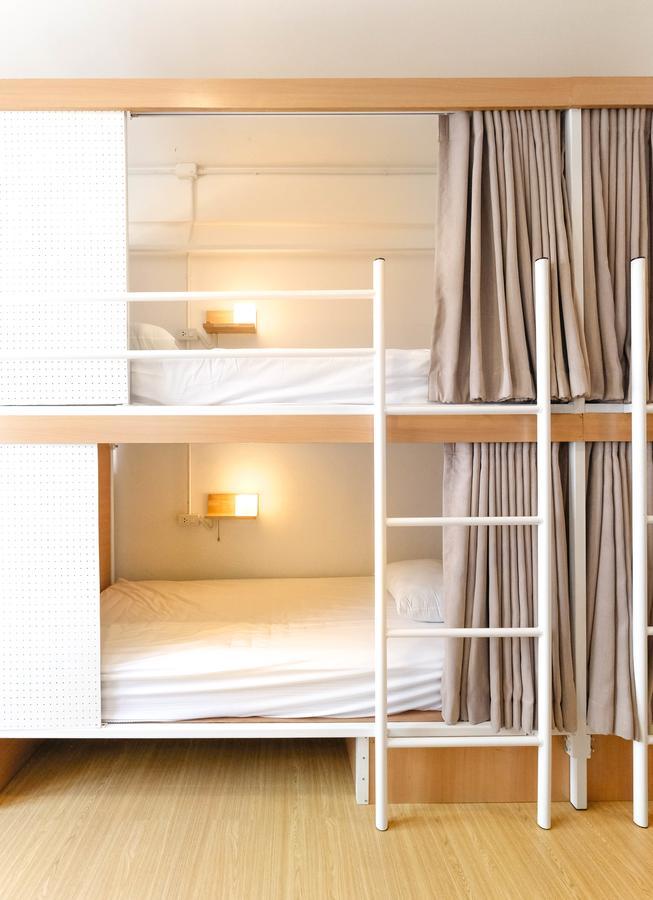 Simple To Sleep Hostel Bangkok Bagian luar foto