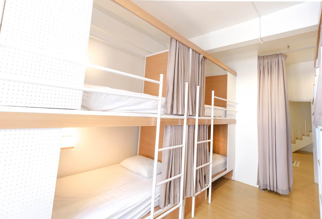 Simple To Sleep Hostel Bangkok Bagian luar foto