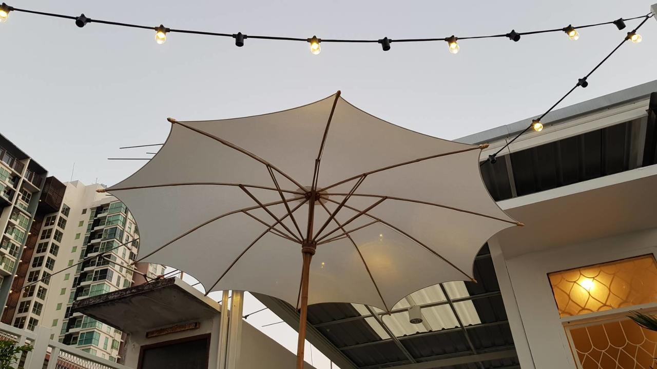 Simple To Sleep Hostel Bangkok Bagian luar foto